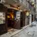 Un mondo ormai scomparso. Delle antiche locande sopravvivono infatti oggi a Bari solo lOsteria Paglionico in strada Vallisa (del 1870)...